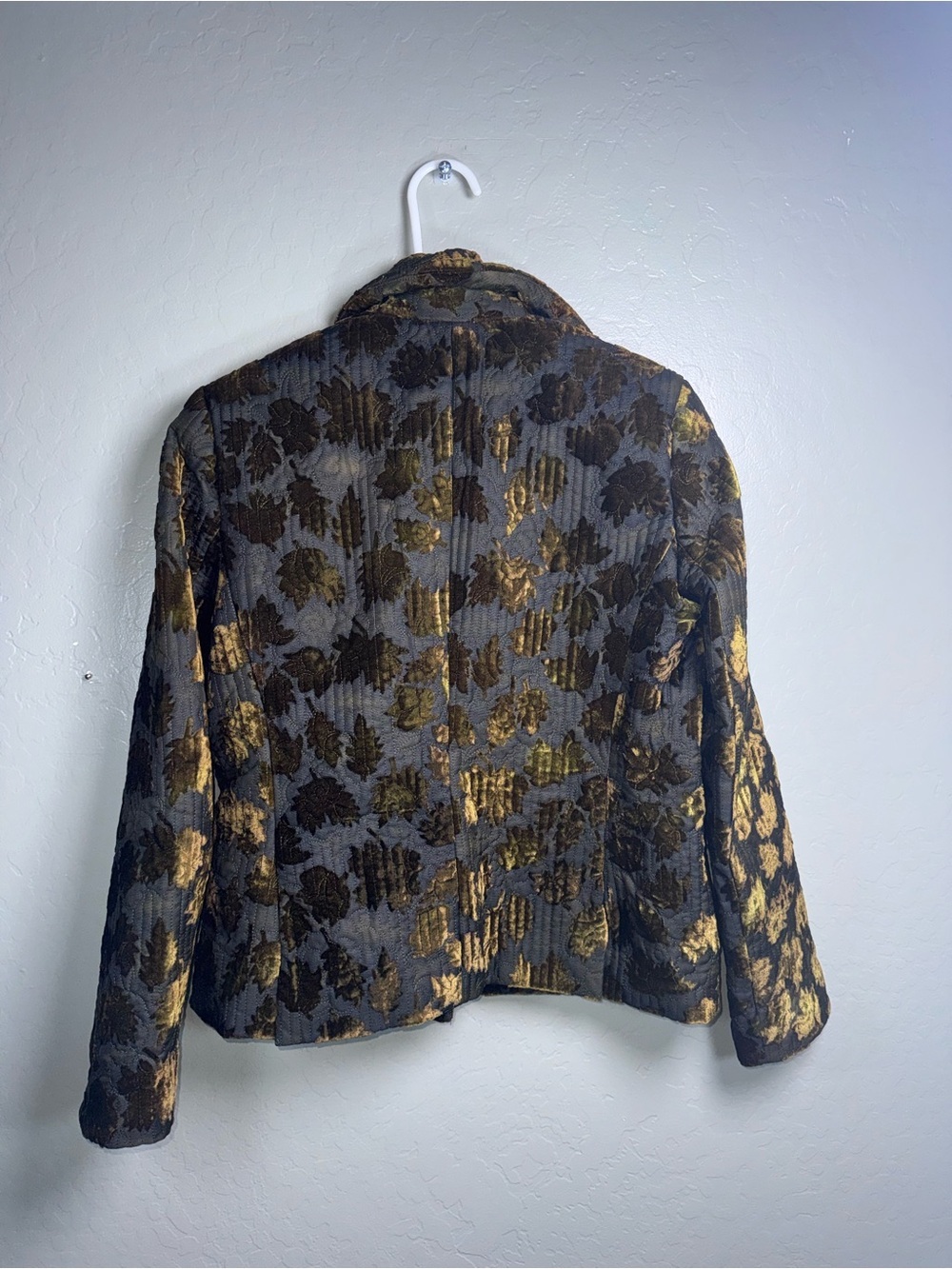 Harvé Benard Women’s Quilted Floral Jacket Bronze Black Metallic Size 10 Vintage